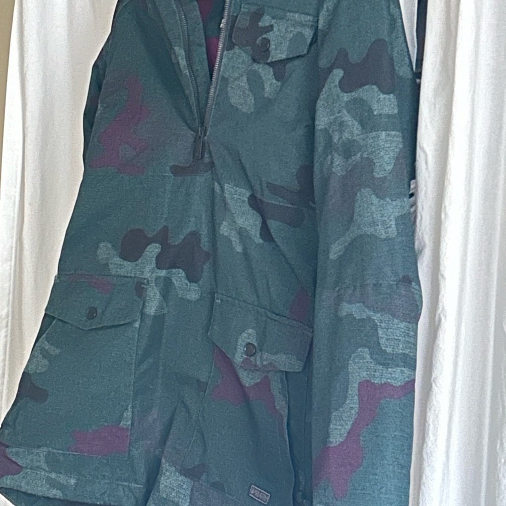 Volcom ski jacket size small
